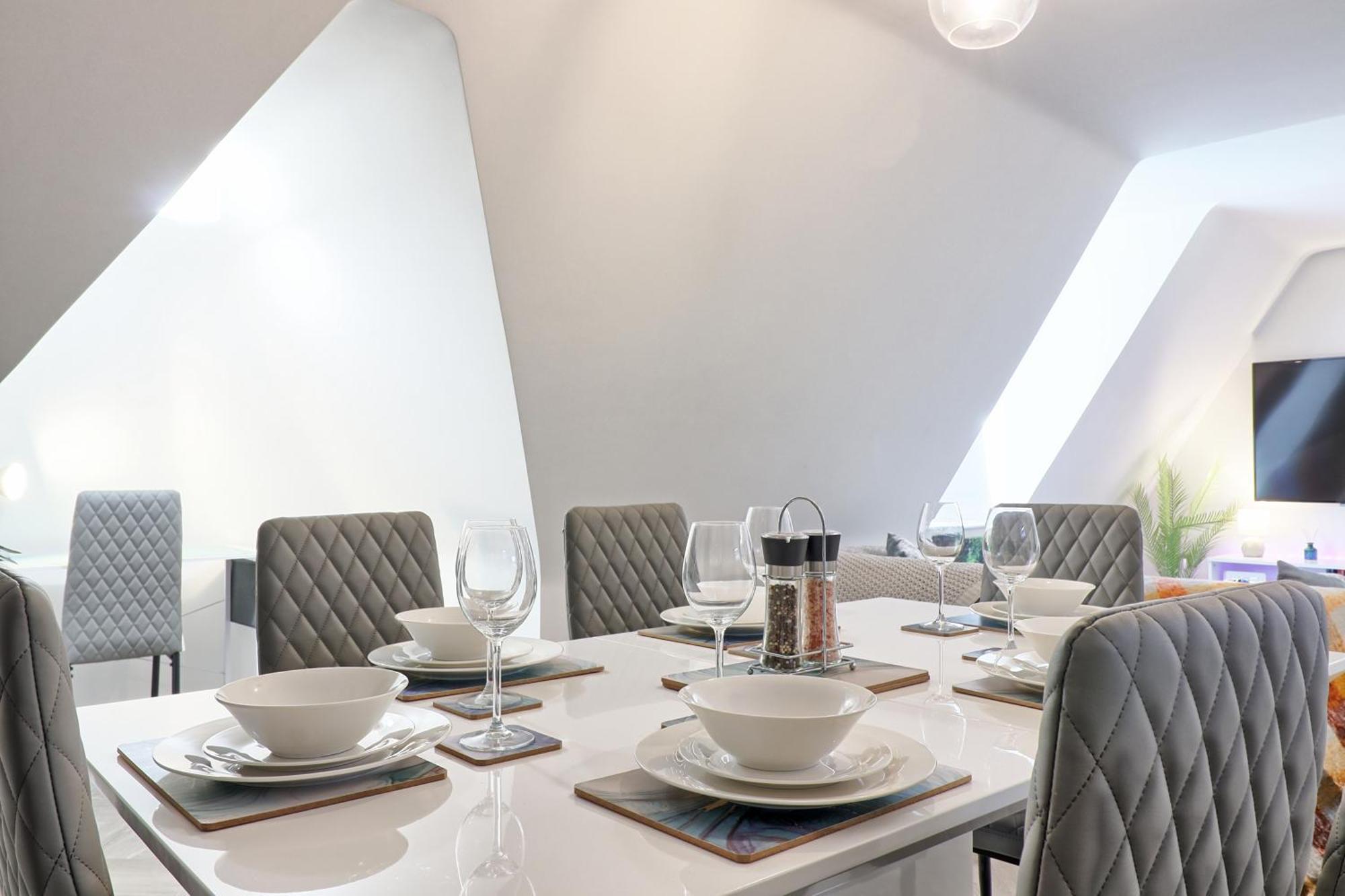 Writtle Massive 4 Bedroom Apartment With Parking In Gorgeous Countryside Location & Short Drive To Chelmsford City Centre Contractors Welcome Eksteriør billede