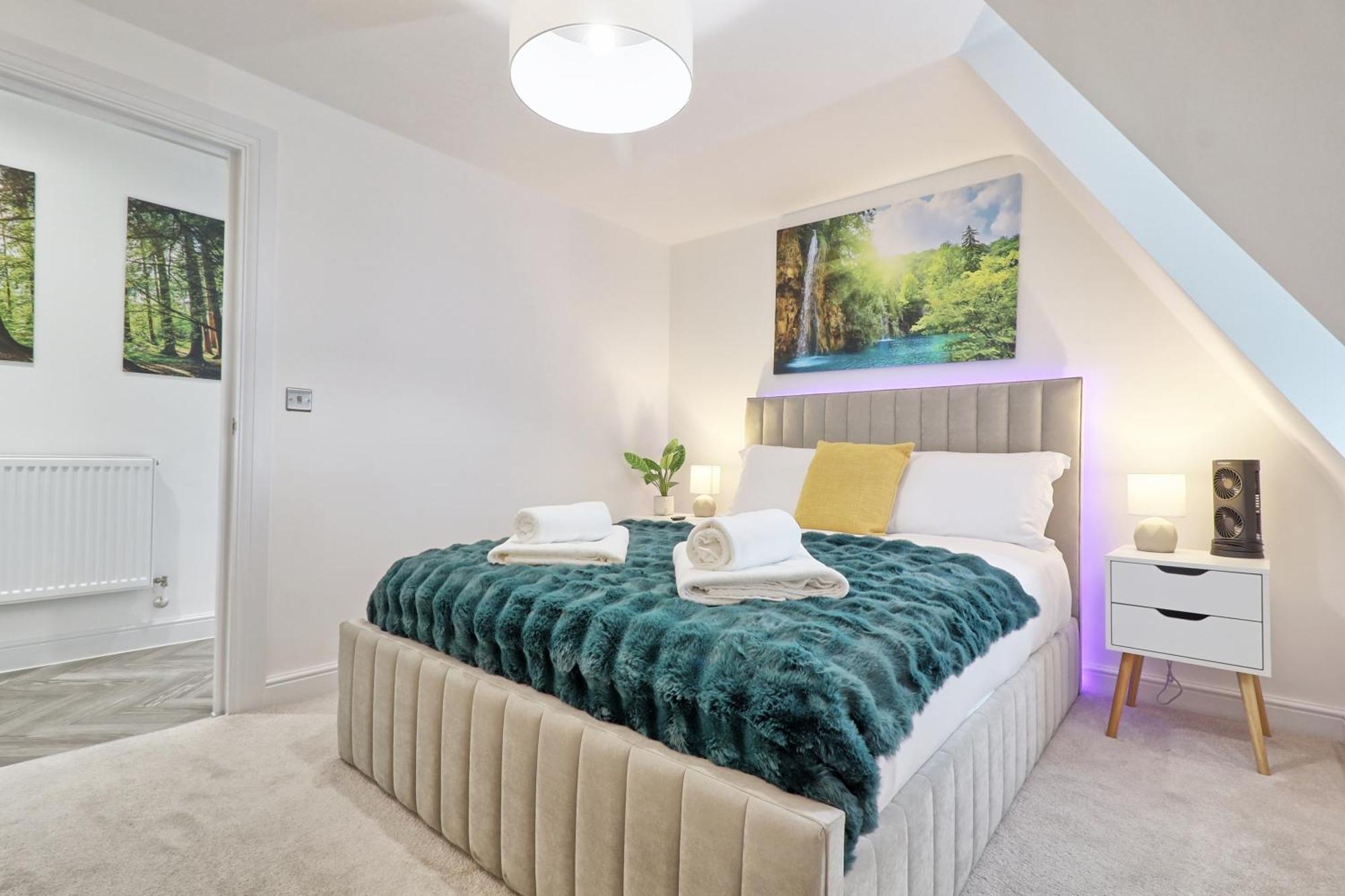 Writtle Massive 4 Bedroom Apartment With Parking In Gorgeous Countryside Location & Short Drive To Chelmsford City Centre Contractors Welcome Eksteriør billede