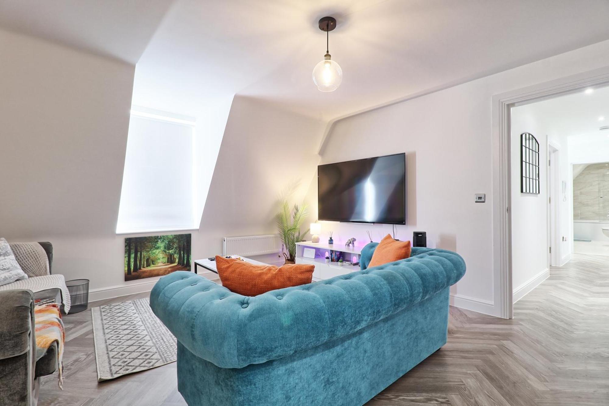 Writtle Massive 4 Bedroom Apartment With Parking In Gorgeous Countryside Location & Short Drive To Chelmsford City Centre Contractors Welcome Eksteriør billede