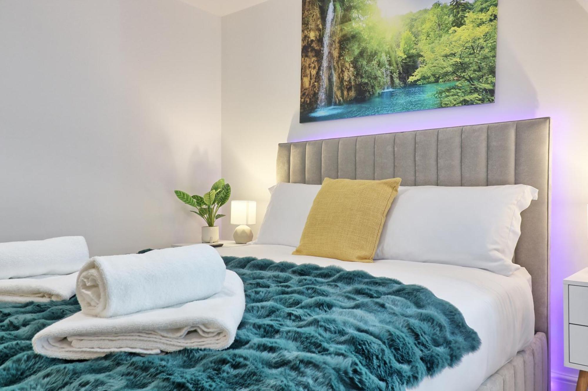 Writtle Massive 4 Bedroom Apartment With Parking In Gorgeous Countryside Location & Short Drive To Chelmsford City Centre Contractors Welcome Eksteriør billede