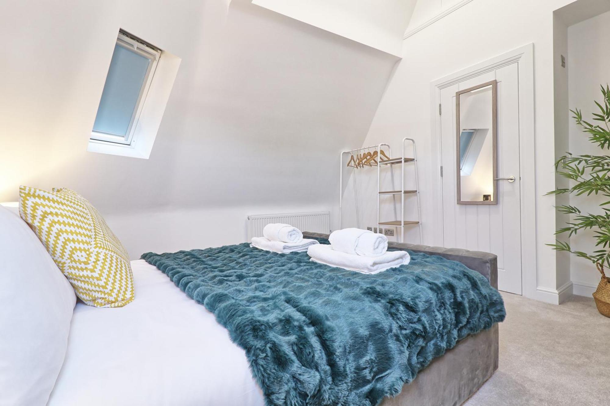 Writtle Massive 4 Bedroom Apartment With Parking In Gorgeous Countryside Location & Short Drive To Chelmsford City Centre Contractors Welcome Eksteriør billede