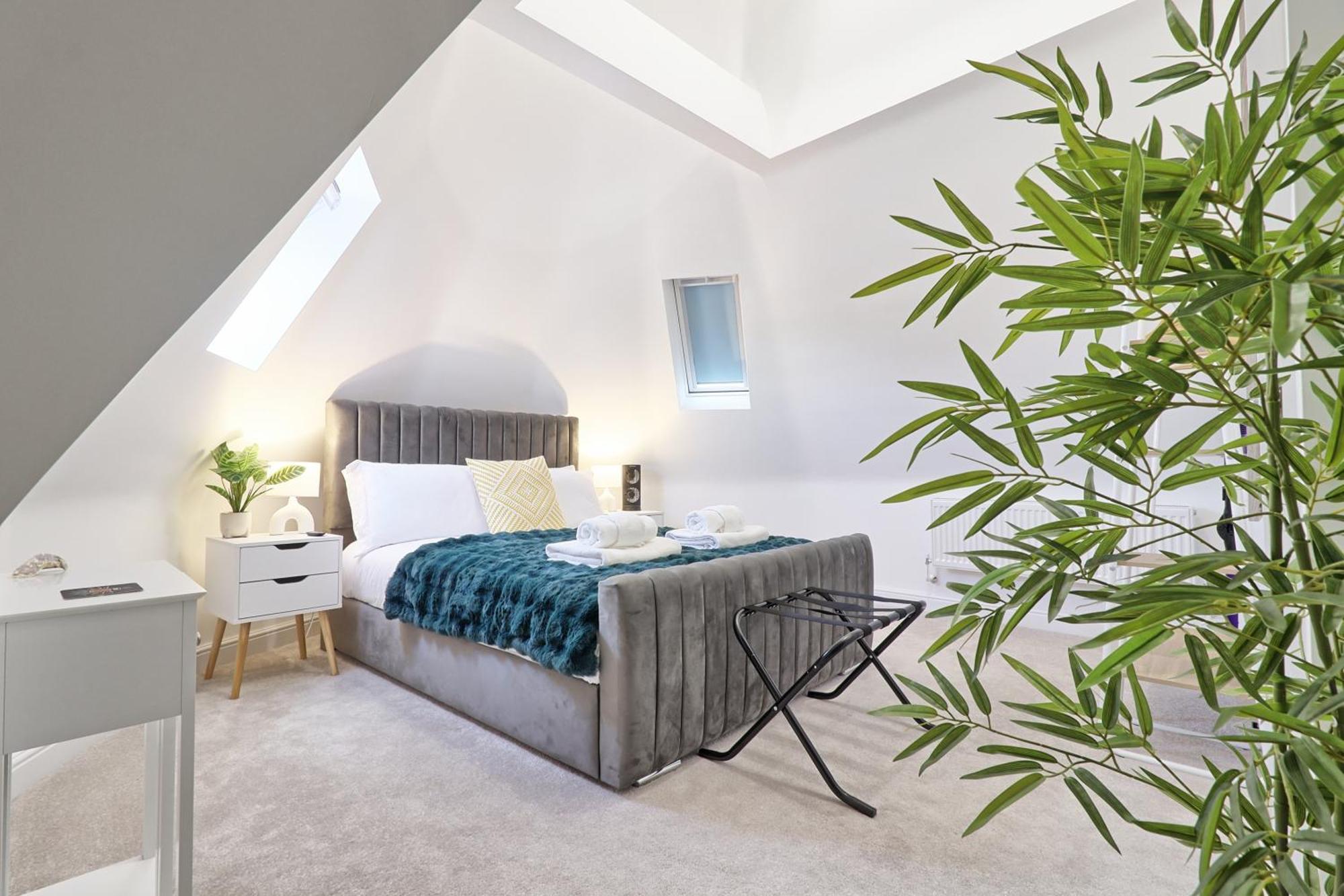 Writtle Massive 4 Bedroom Apartment With Parking In Gorgeous Countryside Location & Short Drive To Chelmsford City Centre Contractors Welcome Eksteriør billede