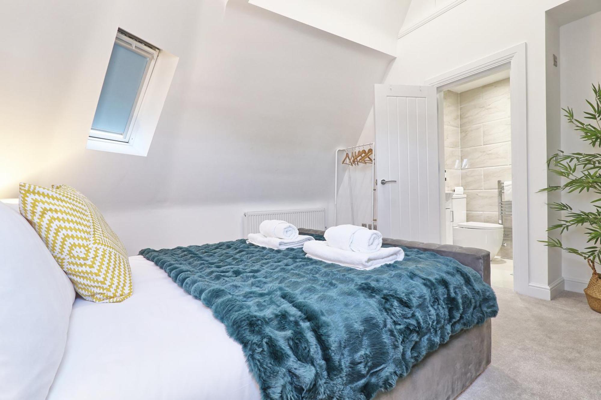 Writtle Massive 4 Bedroom Apartment With Parking In Gorgeous Countryside Location & Short Drive To Chelmsford City Centre Contractors Welcome Eksteriør billede