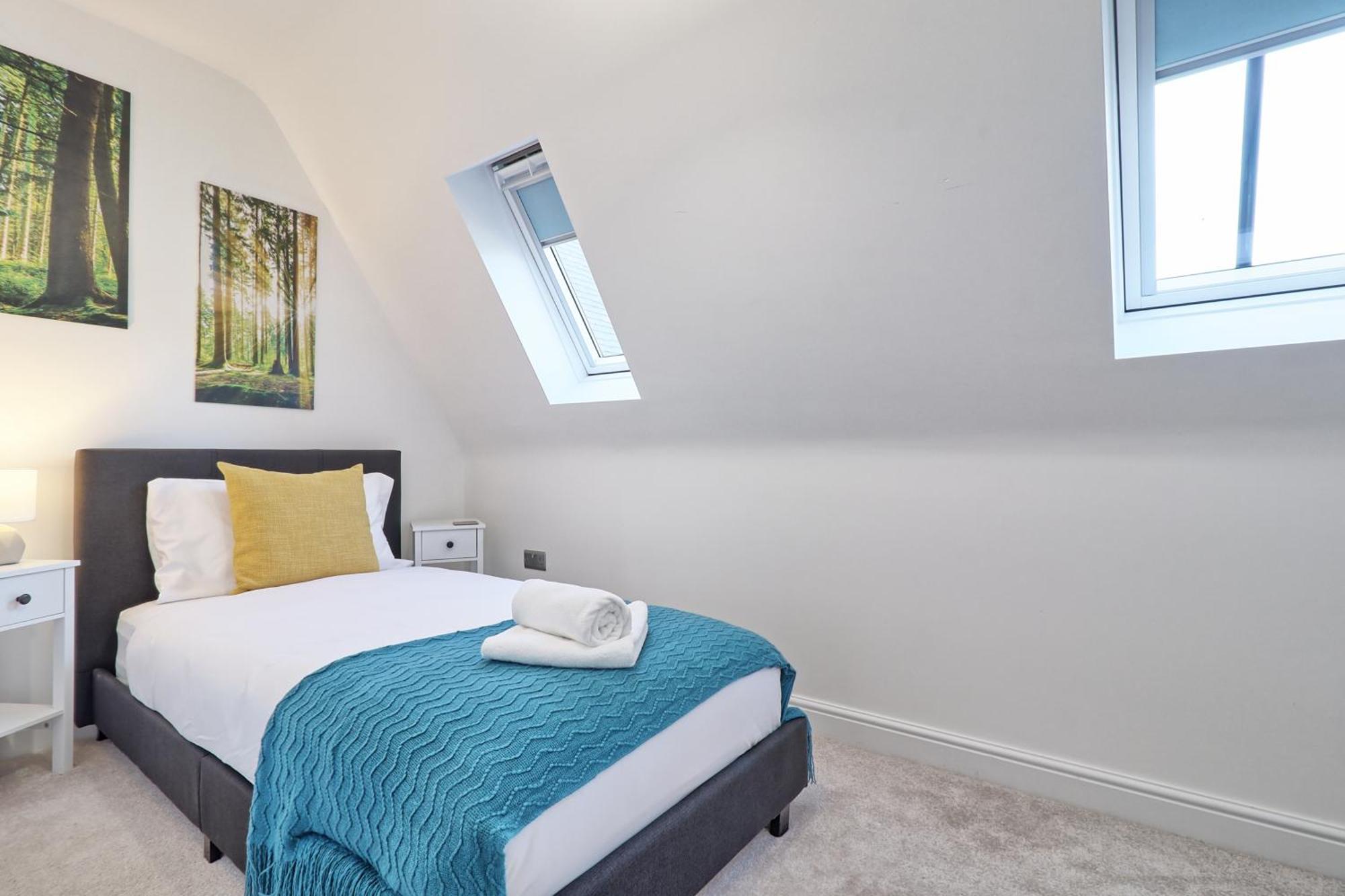 Writtle Massive 4 Bedroom Apartment With Parking In Gorgeous Countryside Location & Short Drive To Chelmsford City Centre Contractors Welcome Eksteriør billede