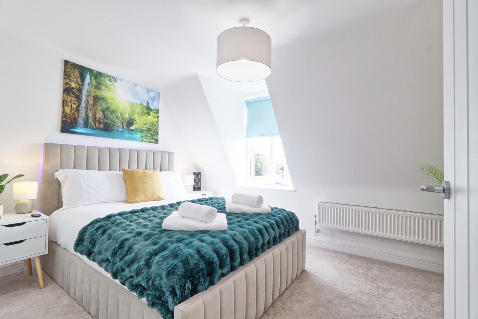 Writtle Massive 4 Bedroom Apartment With Parking In Gorgeous Countryside Location & Short Drive To Chelmsford City Centre Contractors Welcome Eksteriør billede