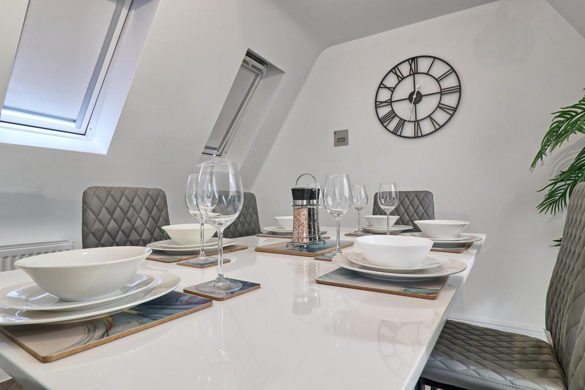 Writtle Massive 4 Bedroom Apartment With Parking In Gorgeous Countryside Location & Short Drive To Chelmsford City Centre Contractors Welcome Eksteriør billede